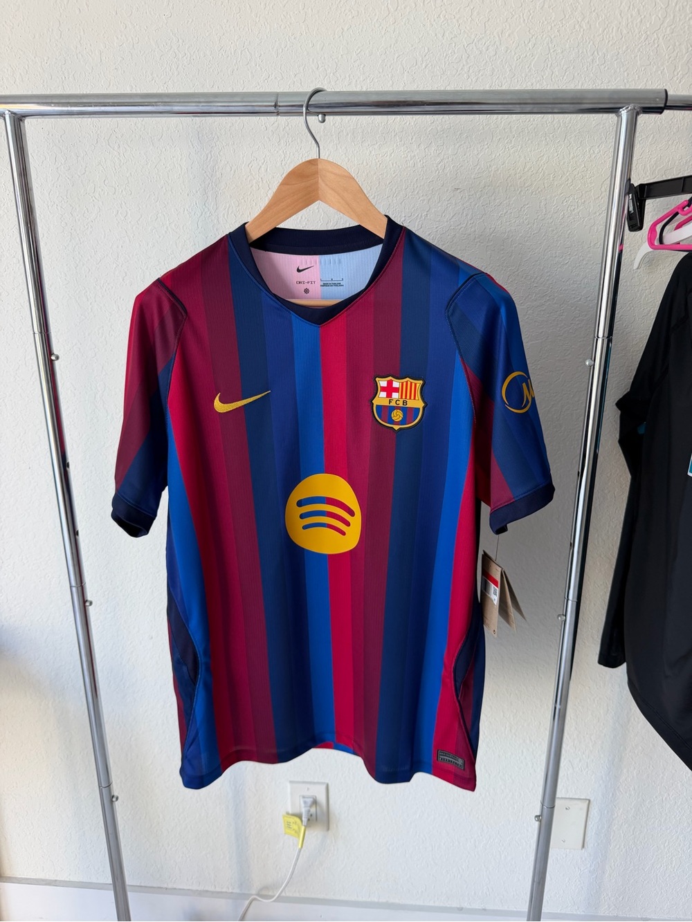 Official Nike FC Barcelona 2026/27 Stadium Home Jersey in men’s size Large.